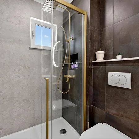 Apartman Iva *