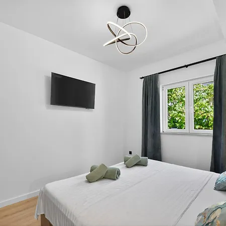 Apartman Iva *