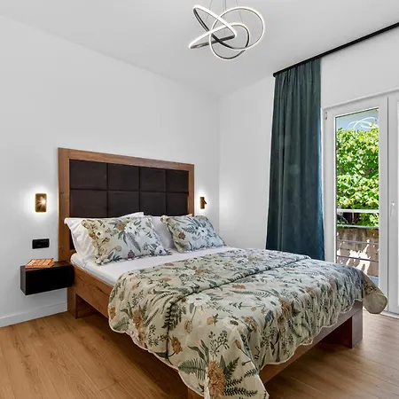 Apartman Iva *